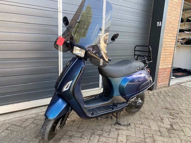 Schitterende btc riva cameleon kleur full option 4000km nu 999 euro