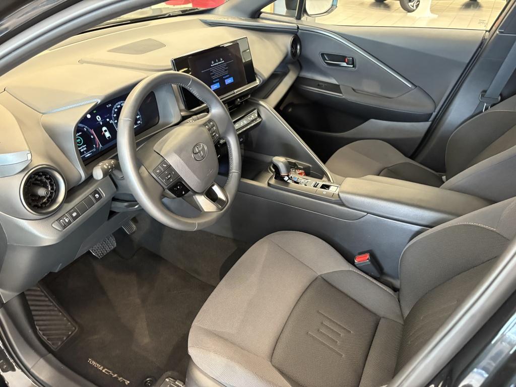 Toyota C-hr 1.8 hybrid 140 dyn