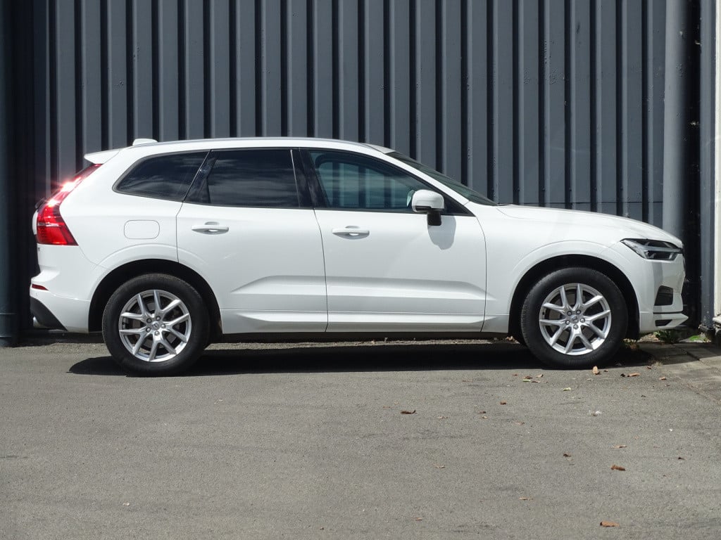 Volvo XC60 2.0 d4 momentum pro | adapt. led | apple carplay/android auto