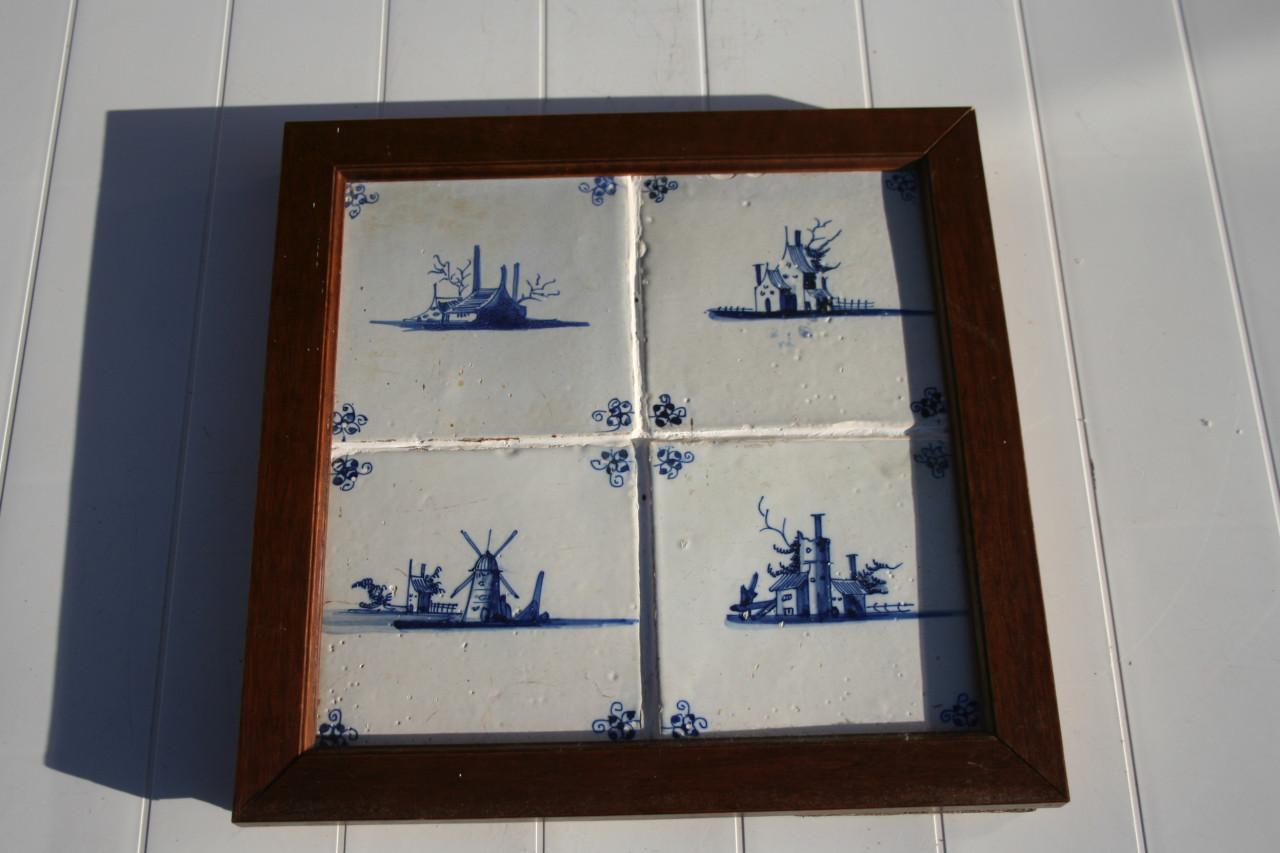 Delfts blauwe tegels in houten lijst