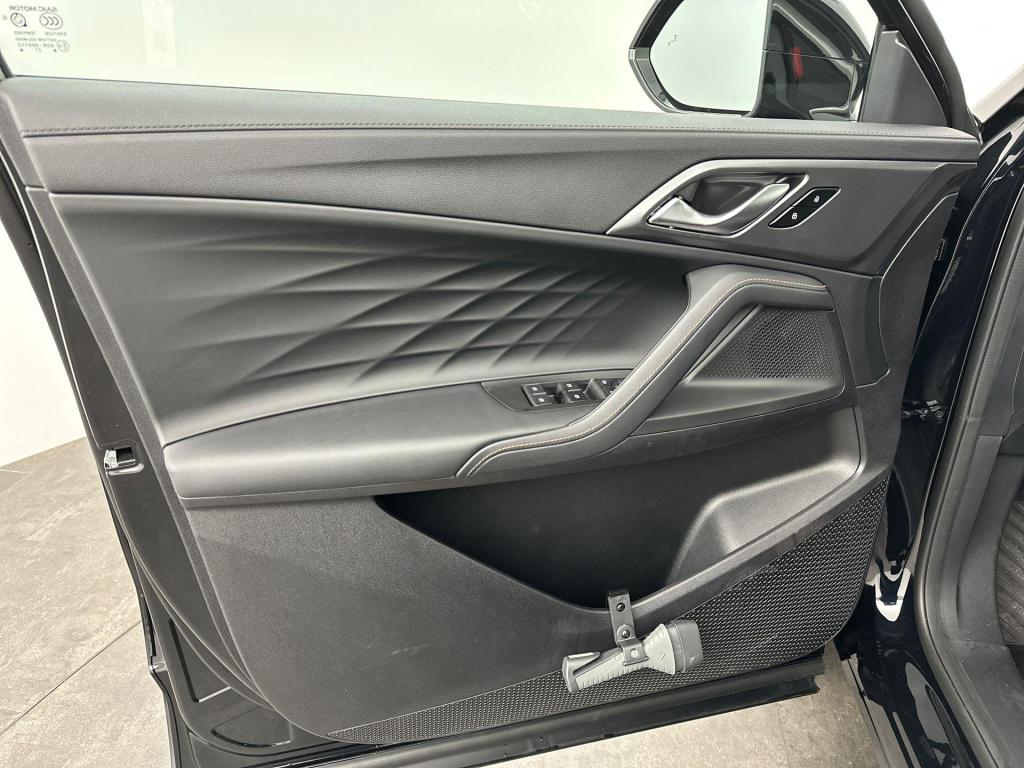 MG Hs hybrid+ 1.5 luxury
