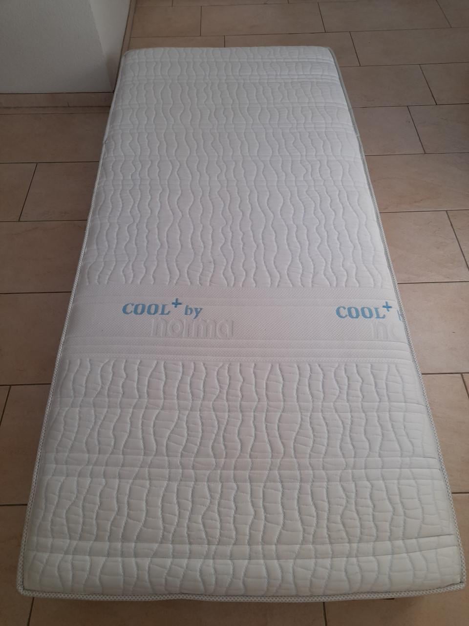 Norma matras 90 x 200 x 23 cm dik (in goede nette staat)