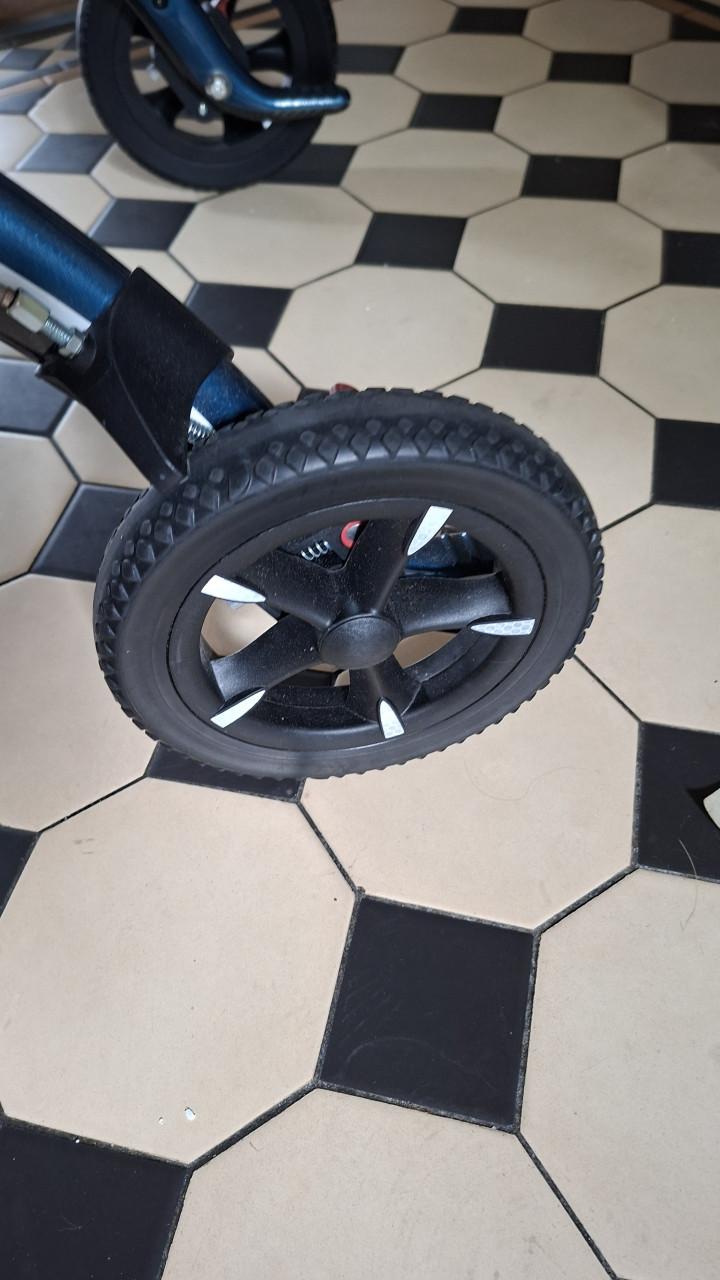 Rollator, Saljol Carbon CR 54