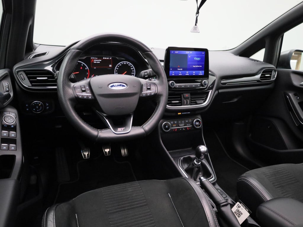 Ford Fiesta 1.5 ecoboost st-3 panoramadak | winterpack | b&o soundsystem | 