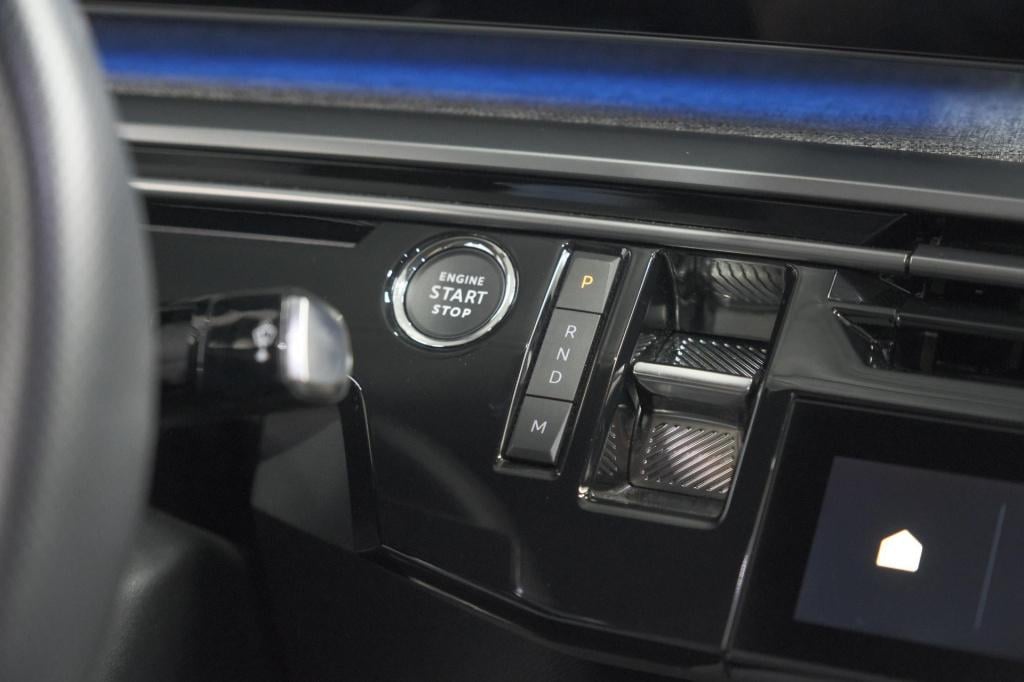 Peugeot 3008 1.2 hybrid 136 gt | panoramadak | focal audio | alcantara exec