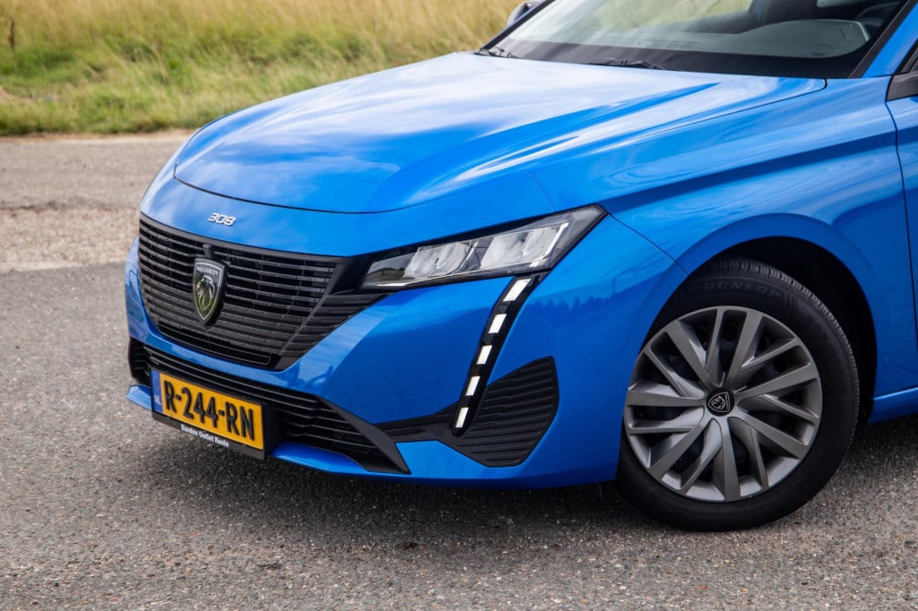 Peugeot 308 1.2 puretech active pack business airco / cruise controle / ned