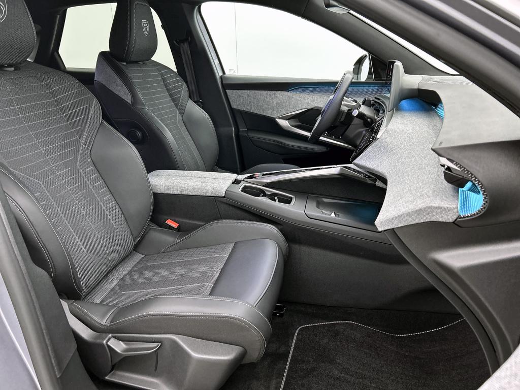 Peugeot 3008 hybrid 145pk automaat gt | rijklaar | stoelverwarming | elektr