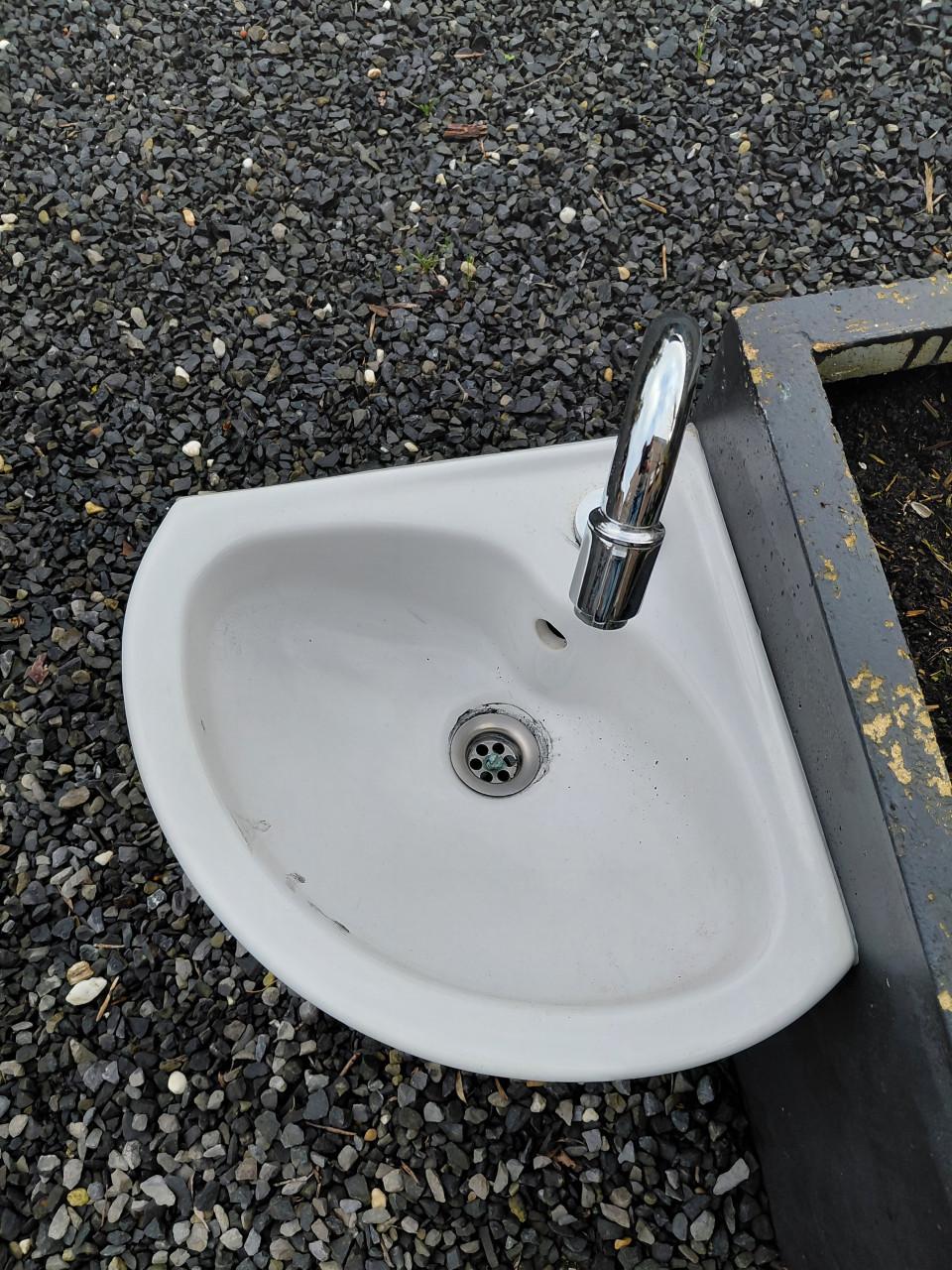 Fonteintje  met kraan ( grohe)