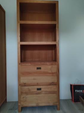 Massief houten kast
