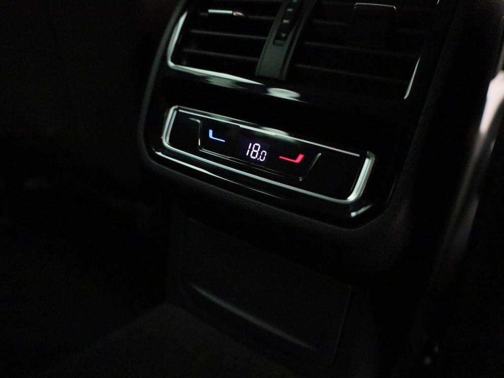 Volkswagen Passat variant 1.5 tsi business | automaat | lmv | parkeer senso