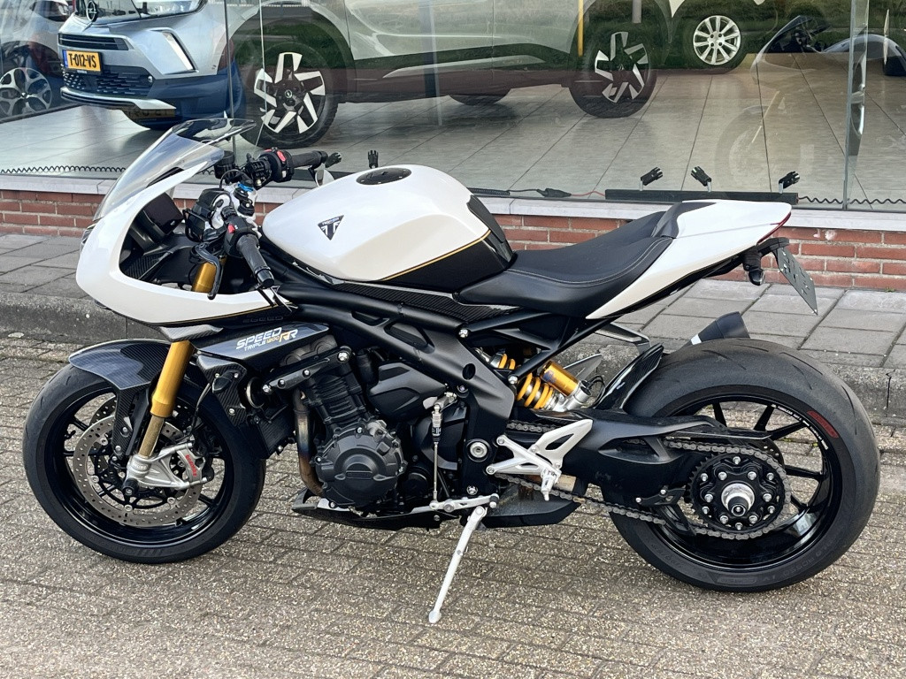Triumph Speed Triple 1200 rr