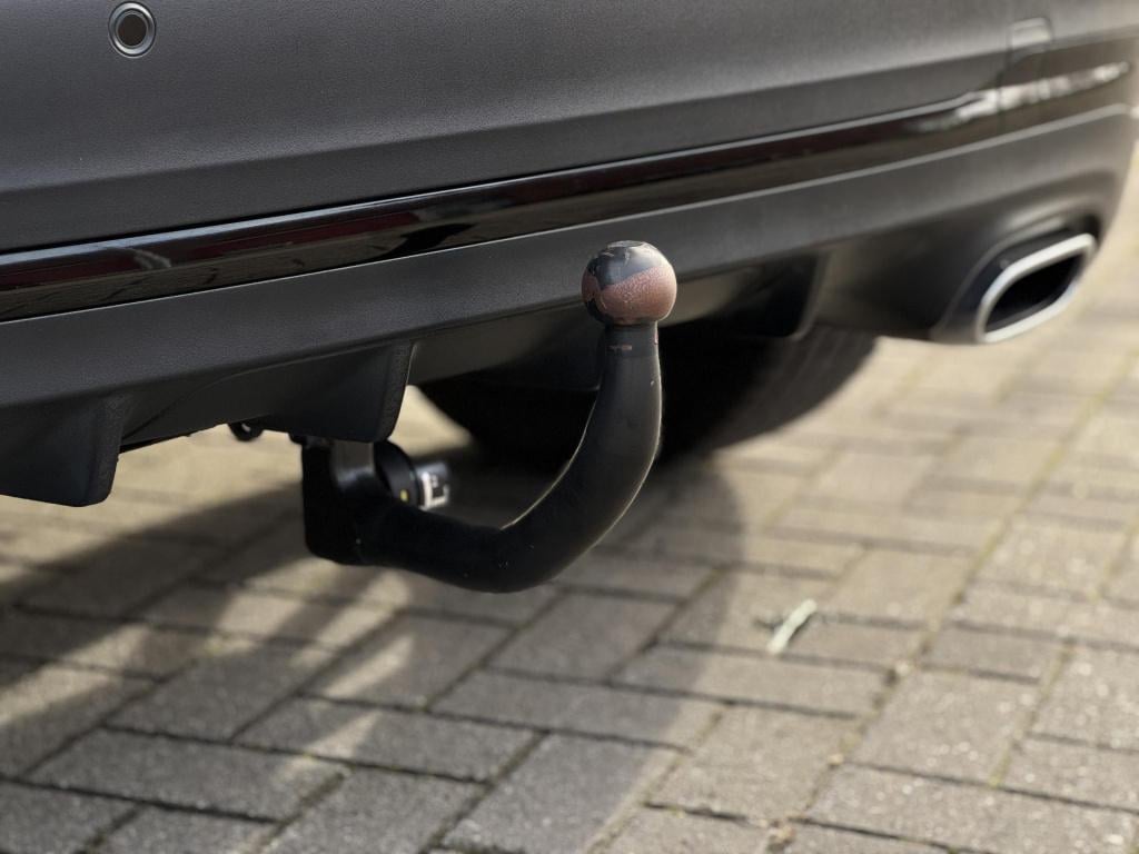 Mercedes-Benz Gla-klasse 200 amg line edition incl. trekhaak afneembaar!