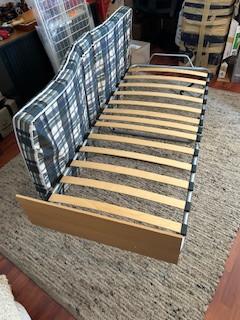 Inklapbaar eenpersoons bed