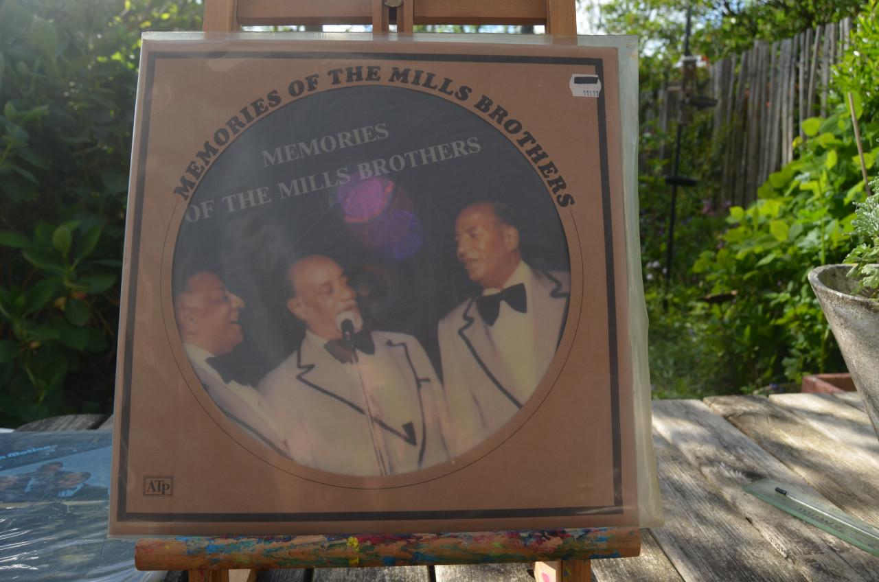 Heel veel LP's Mills Brothers (2)