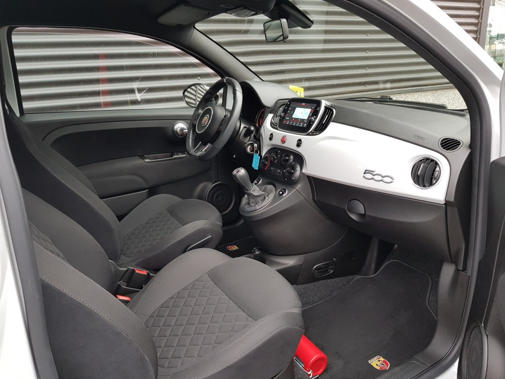 Abarth 500 1.4 t-jet abarth 595 - 145 pk