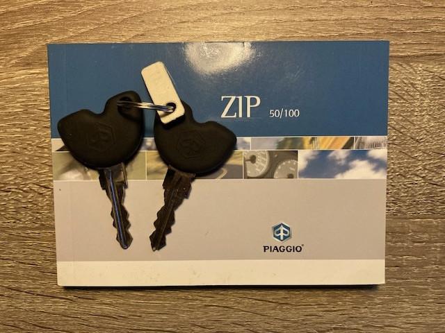 ZEER MOOIE PIAGGIO ZIP 4 TAKT SNOR SCOOTER ! BOUWJAAR 2013