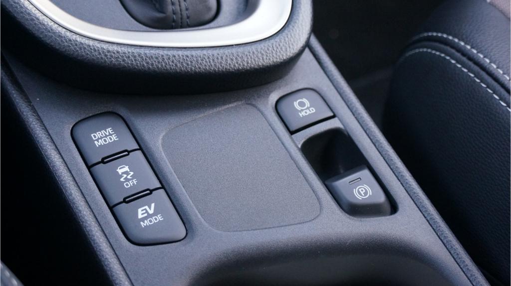 Toyota Yaris Cross 1.5 hybrid 130 executive rijklaar incl garantie