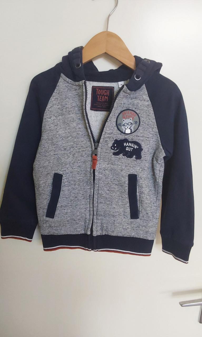 Vest met capuchon van het merk C&A in maat 116