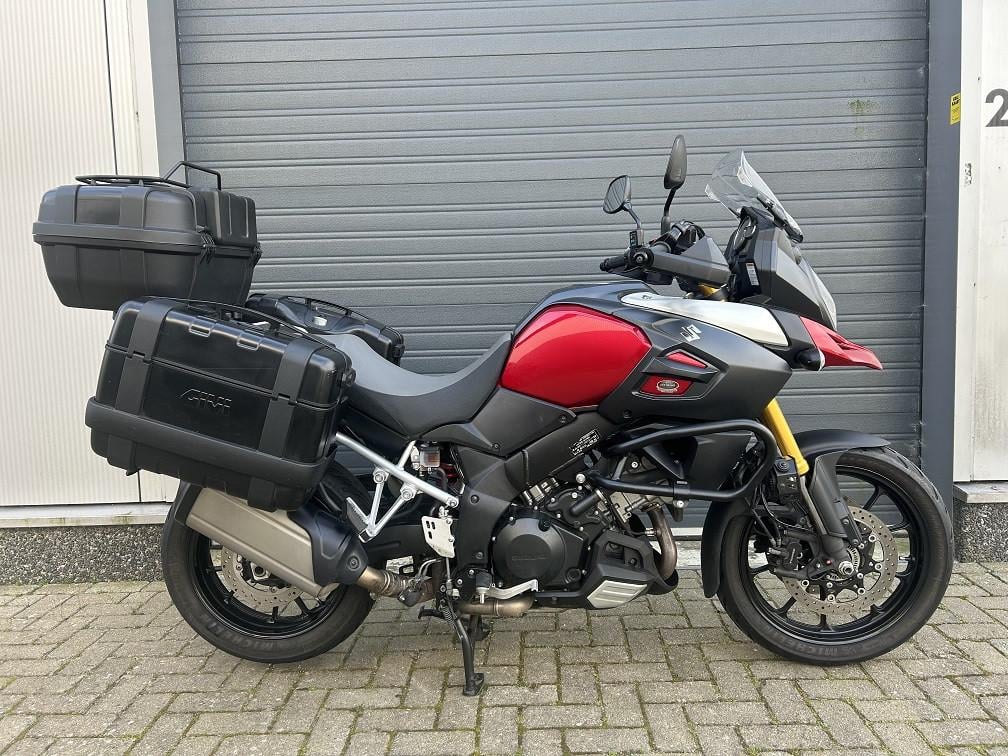 Compleet aangeklede Suzuki DL1000 uit 2014 met 36dkm, rijklaar €6995,-