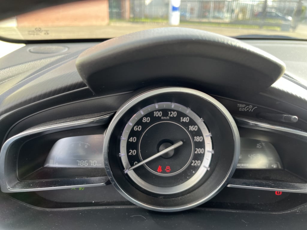 Mazda 2 1.5 skyactiv-g90 - 5 gs navi cruise stoelverw