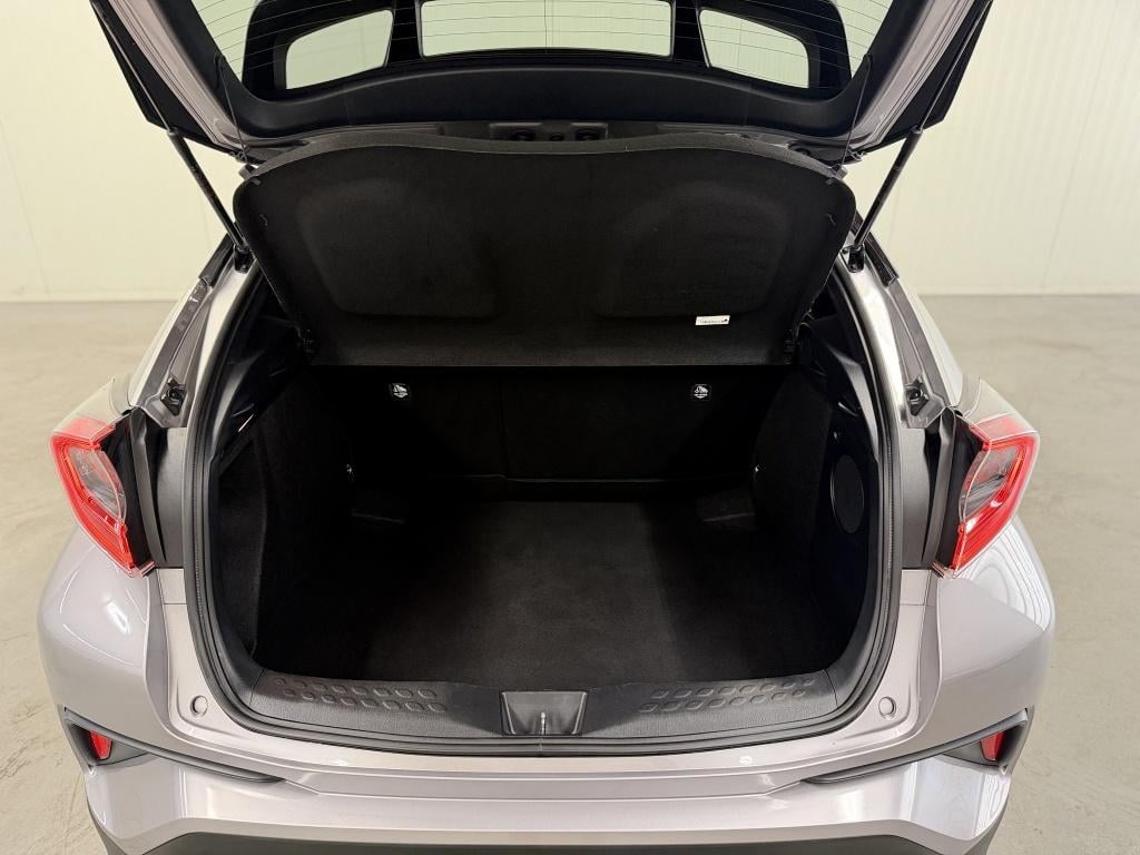 Toyota C-hr 1.8 hybrid executive