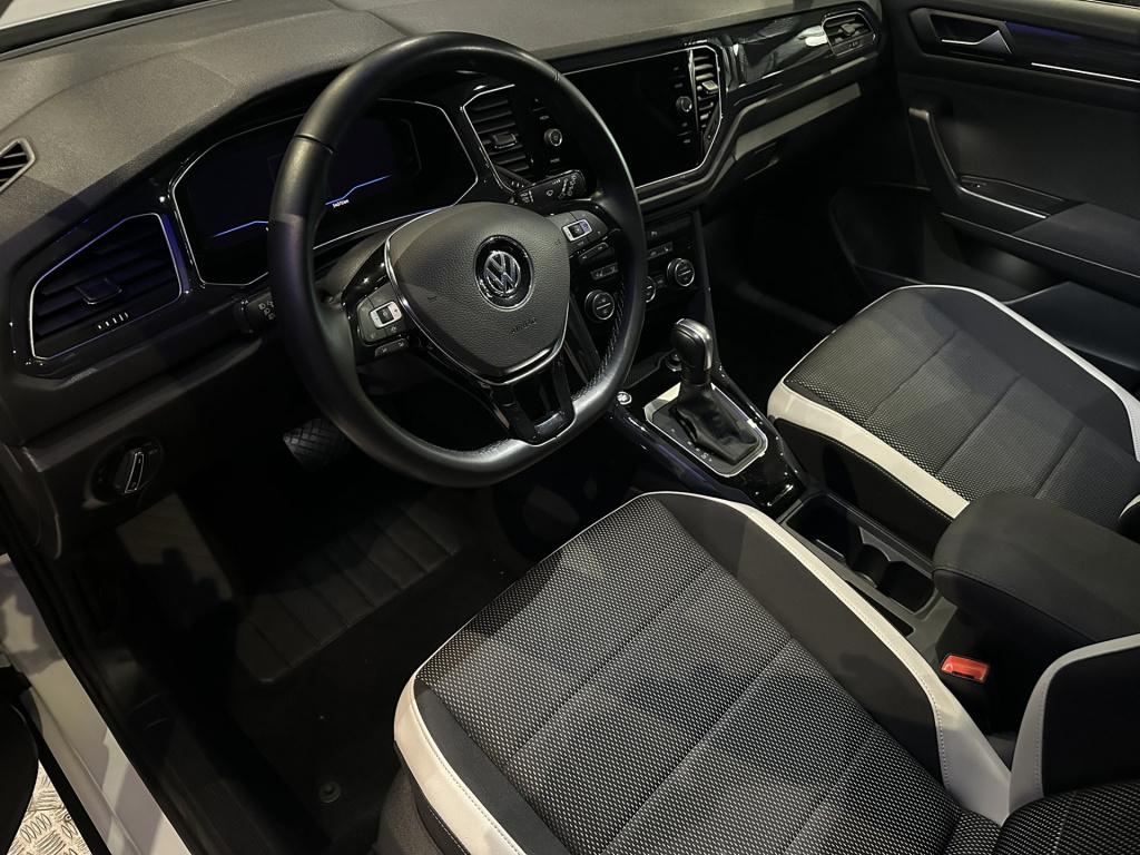 Volkswagen T-roc 1.5 tsi sport *camera*vitrual*winterpack*trekhaak*keyless*