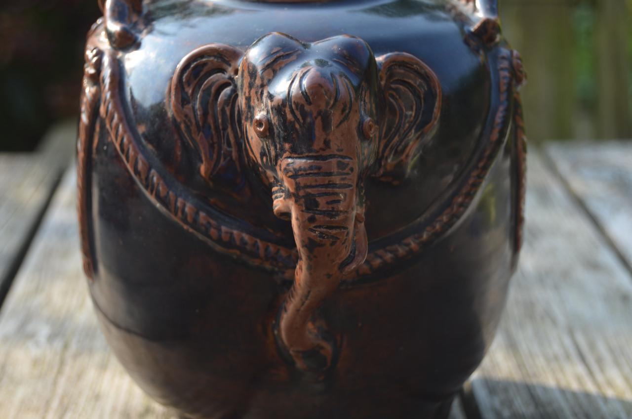 Khmer ( Cambodja/Vietnam ?) Olifanten Kalkpot ipst.