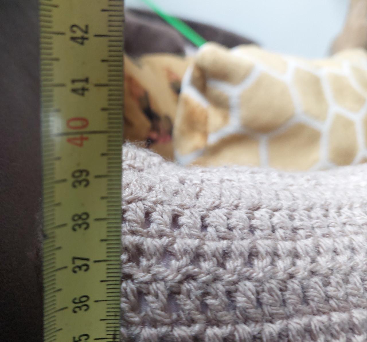 Handgemaakt gehaakt kussen beige met frisse kleuren