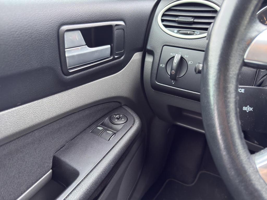 Ford Focus 1.6 trend clima cruise