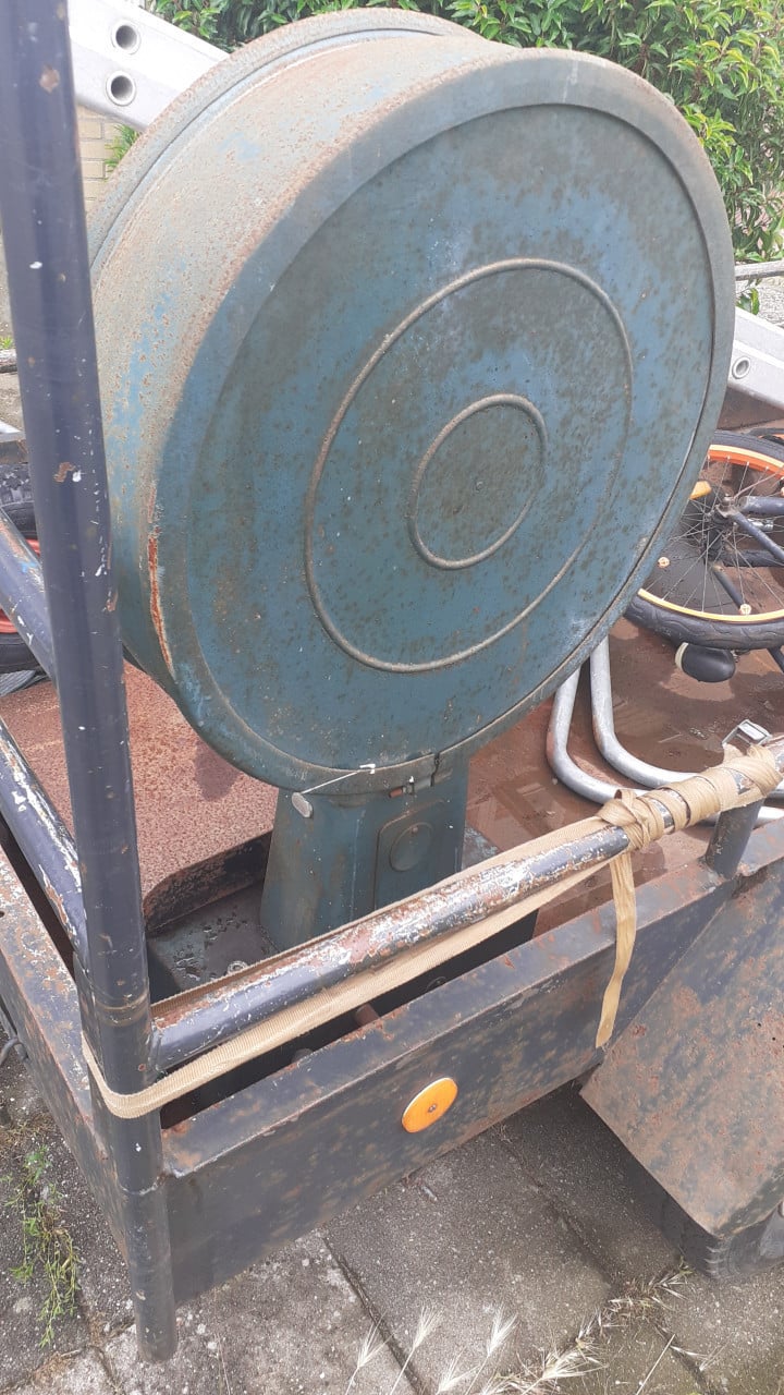 Vijzel of Krik antiek zware .. . Kelderwinch & Weegschaal