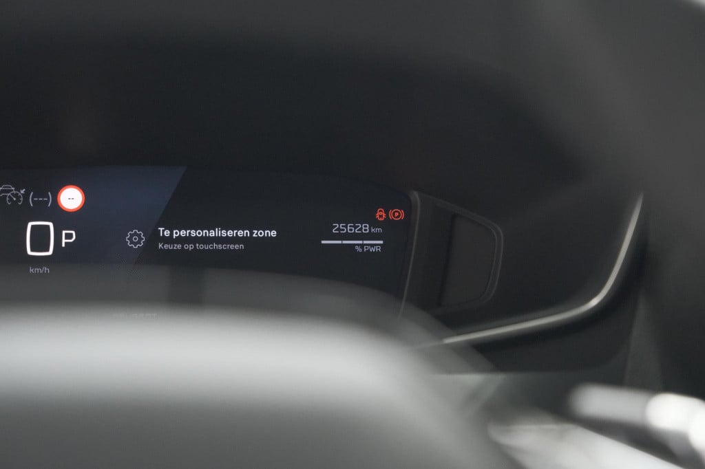 Peugeot 208 hybrid 100 e-dcs6 allure | camera | apple carplay | keyless ent