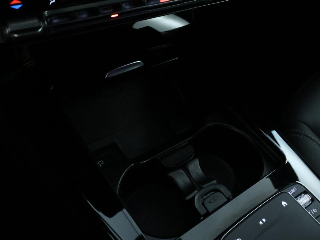 Mercedes-Benz Cla 250 e plug-in hybride elektrische achterklep | smartphone