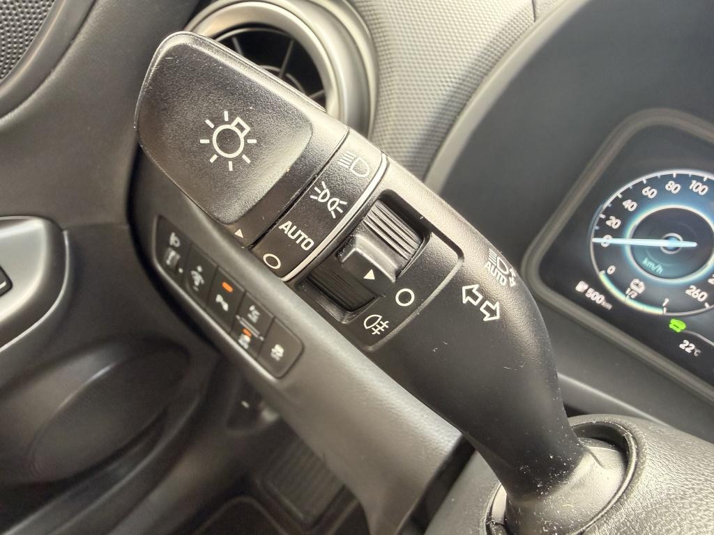 Hyundai Kona ev premium 64 kwh 3 fase | luxe uitvoering | navigatie | hud |