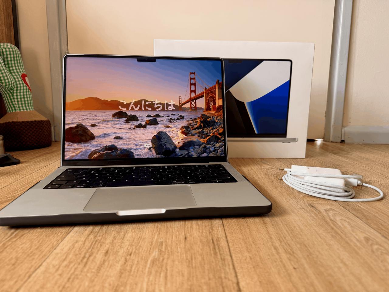 Apple MacBook Pro 14 inch (2021) - 512GB SSD, 16GB RAM