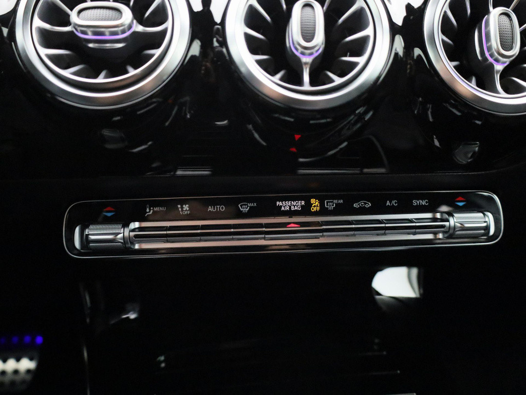Mercedes-Benz A-Klasse 200 business solution amg | automaat | navigatie | a