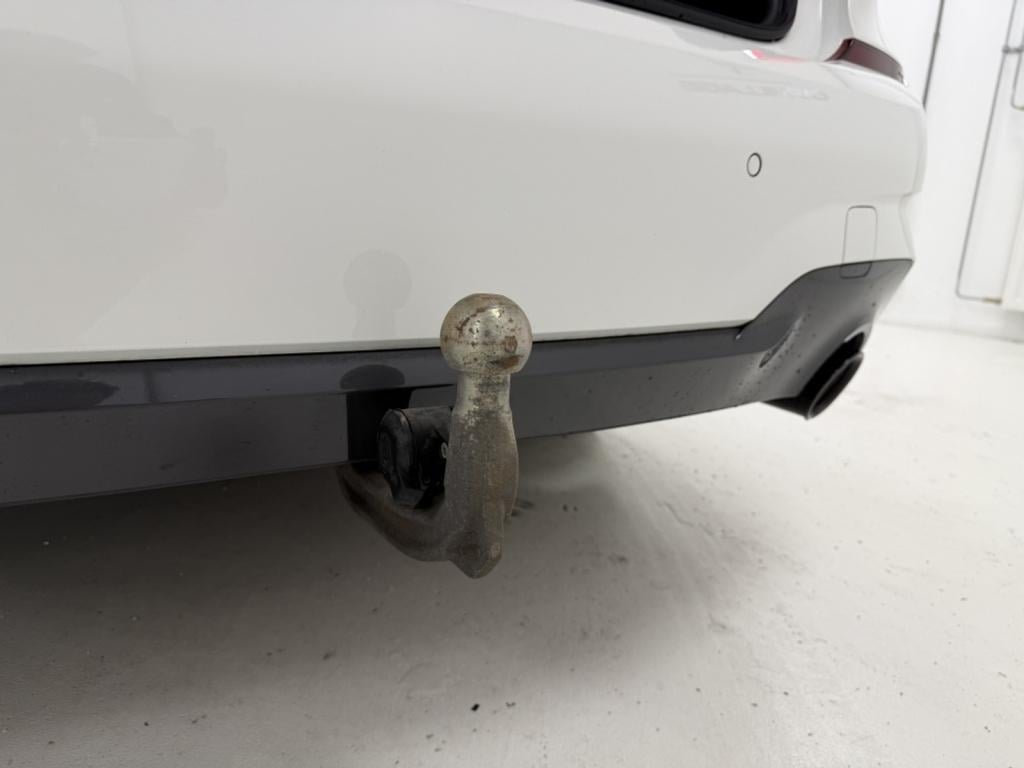 BMW 3-serie 330e high executive | schuif/kanteldak | trekhaak | 360 camera 