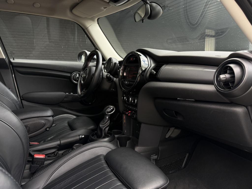 Mini Cooper mini 1.5 black pack - automaat - leder - 87.000km -