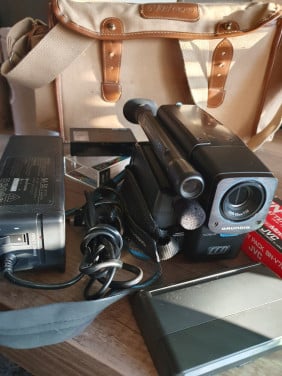 Werkende vintage analoge VHS C Grundig VS-C 20 videocamera....