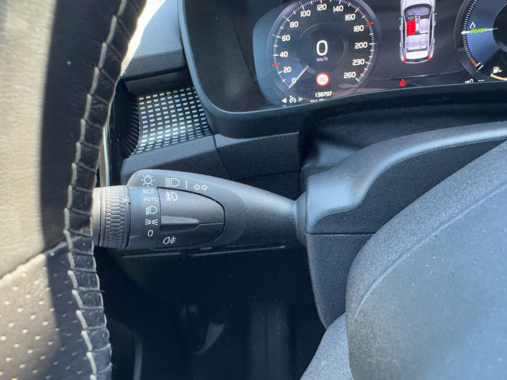 Volvo XC40 1.5 t4 recharge r-design