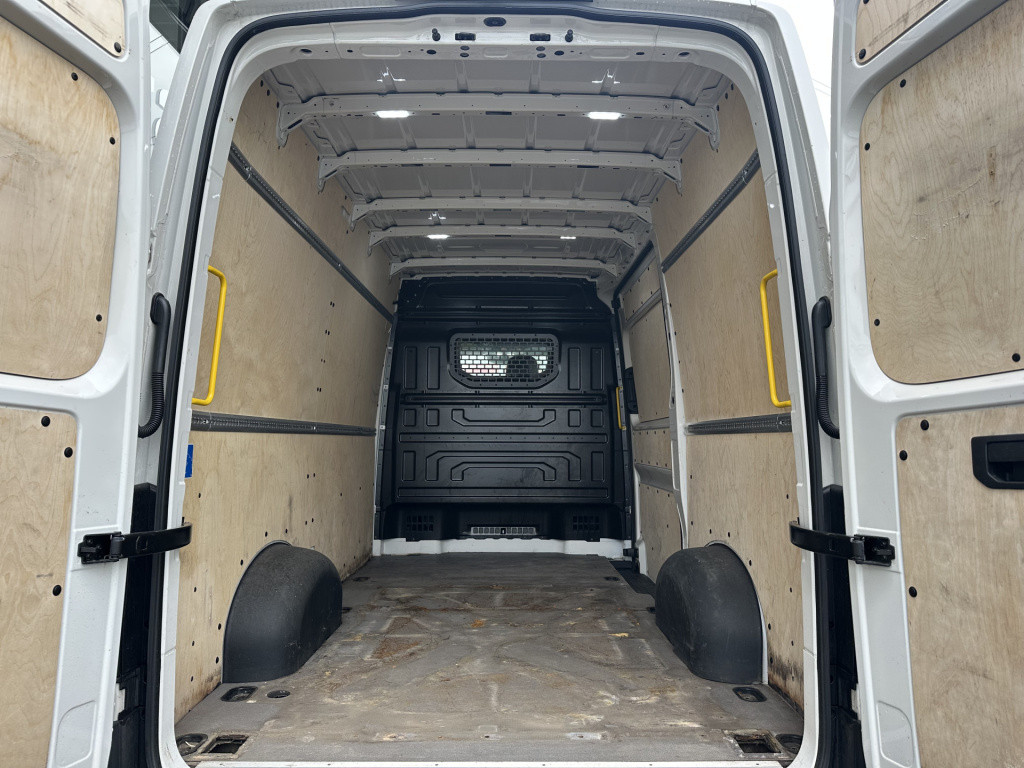 Volkswagen Crafter 35 2.0 tdi l3h3 comfortline | navi | carplay | stoelverw
