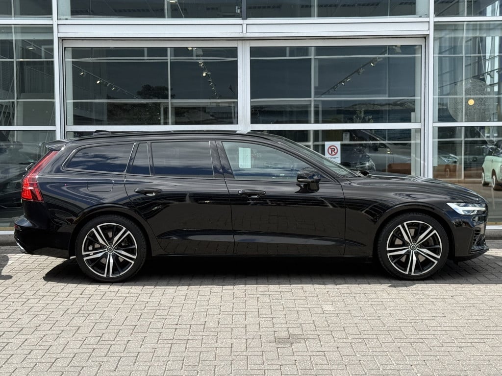 Volvo V60 t6 340pk recharge r-design| adap.cruise| trekhaak| camera| h&k s