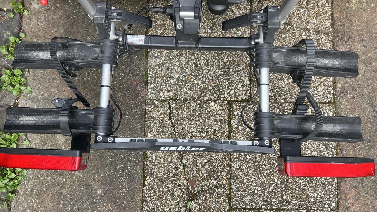 Uebler F24 fietsendrager / trekhaak montage voor 2 elektrische fietsen