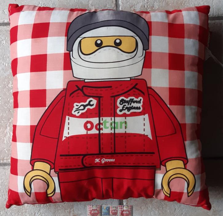 Lego sierkussen Formula 1,  minifiguur Octan, rood