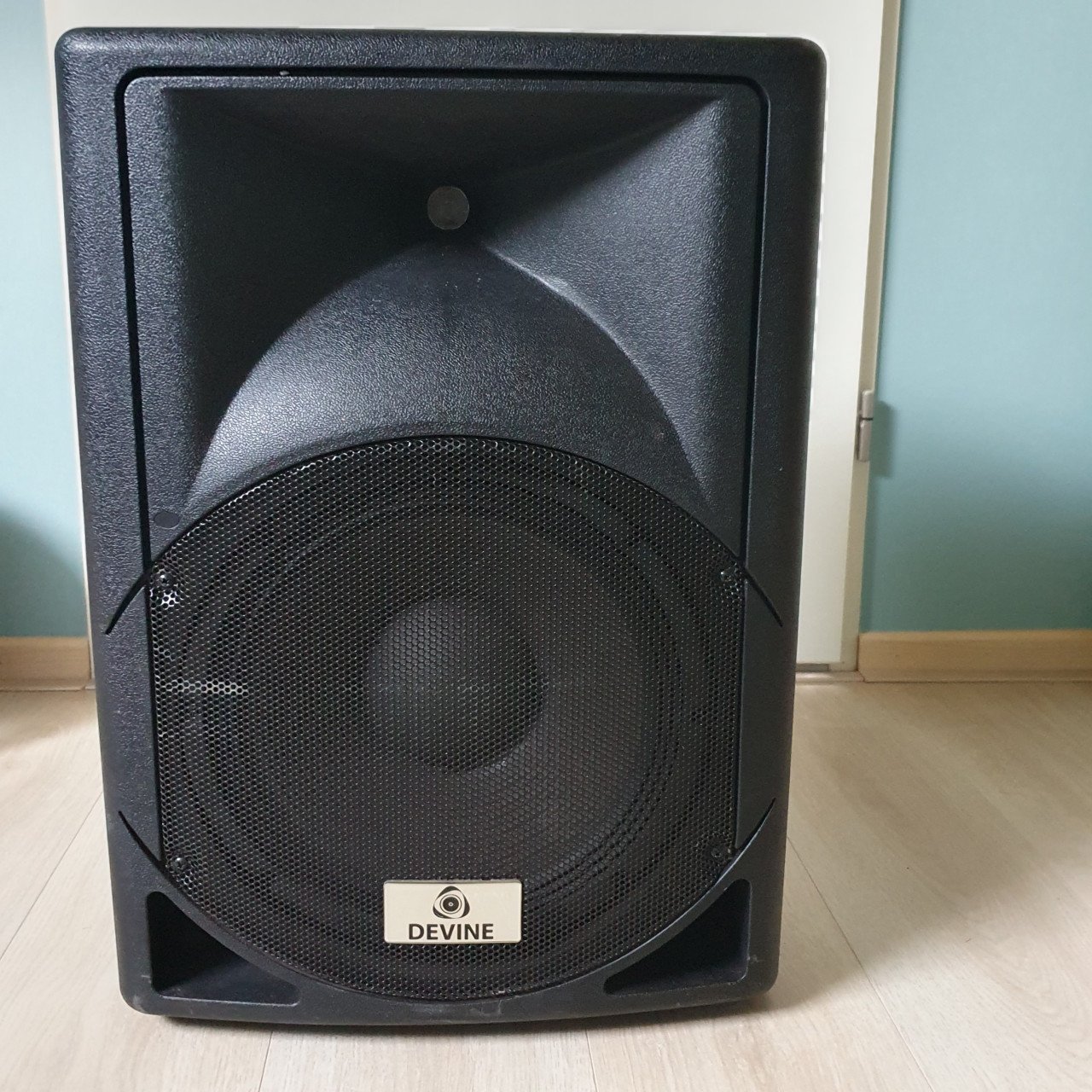 Devine box Artis12a