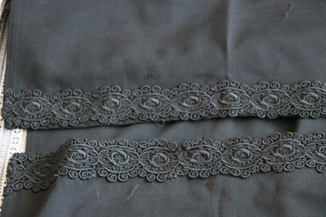 Walcherse kleding te koop.  Gehaakt wit halsdoekje  (1): €.10,00