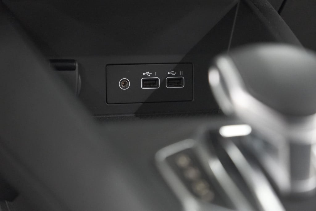 Renault Captur mild hybrid 140 edc techno | camera | 9.3 inch scherm | appl