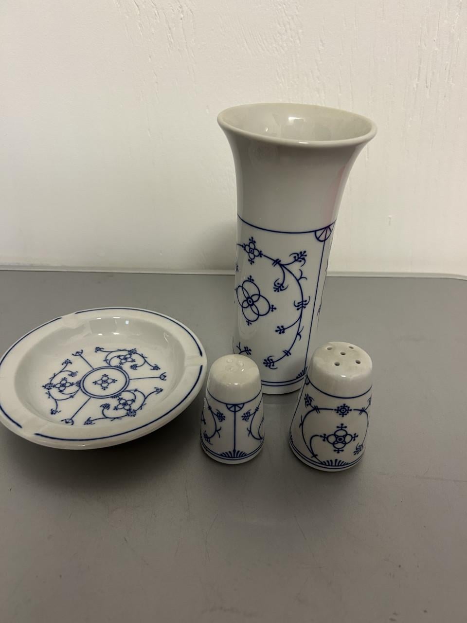 Blau-Saks Jäger servies. Heel veel.....