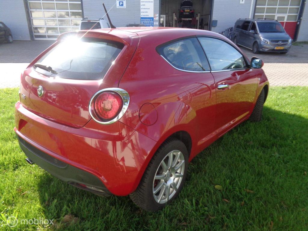 Alfa Romeo MiTo 1.4 t distinctive 136 pk/airco/lm velgen/pdc/dna knop/nieuw