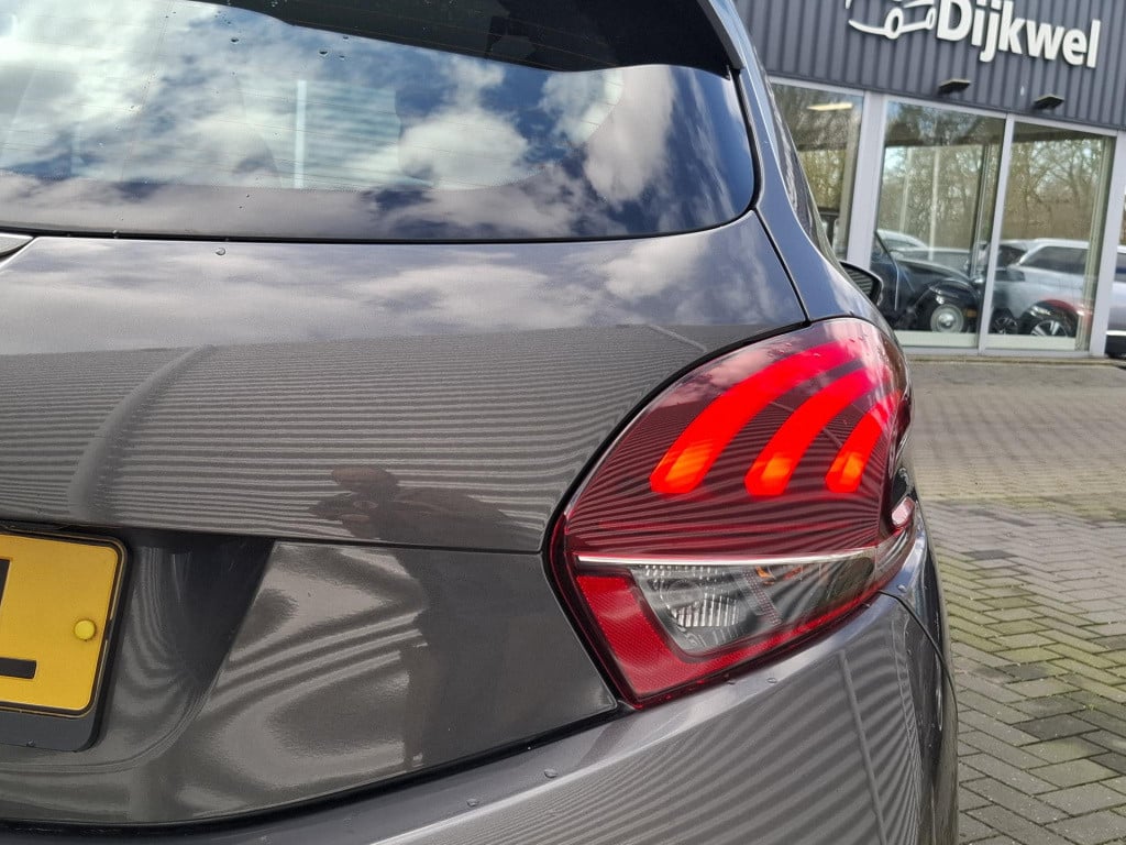 Peugeot 208 1.2 allure nav/clim/lmv/park