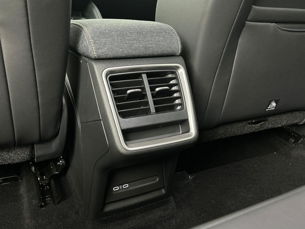 Skoda Elroq business edition tour elektromotor 210 kw / 286 pk